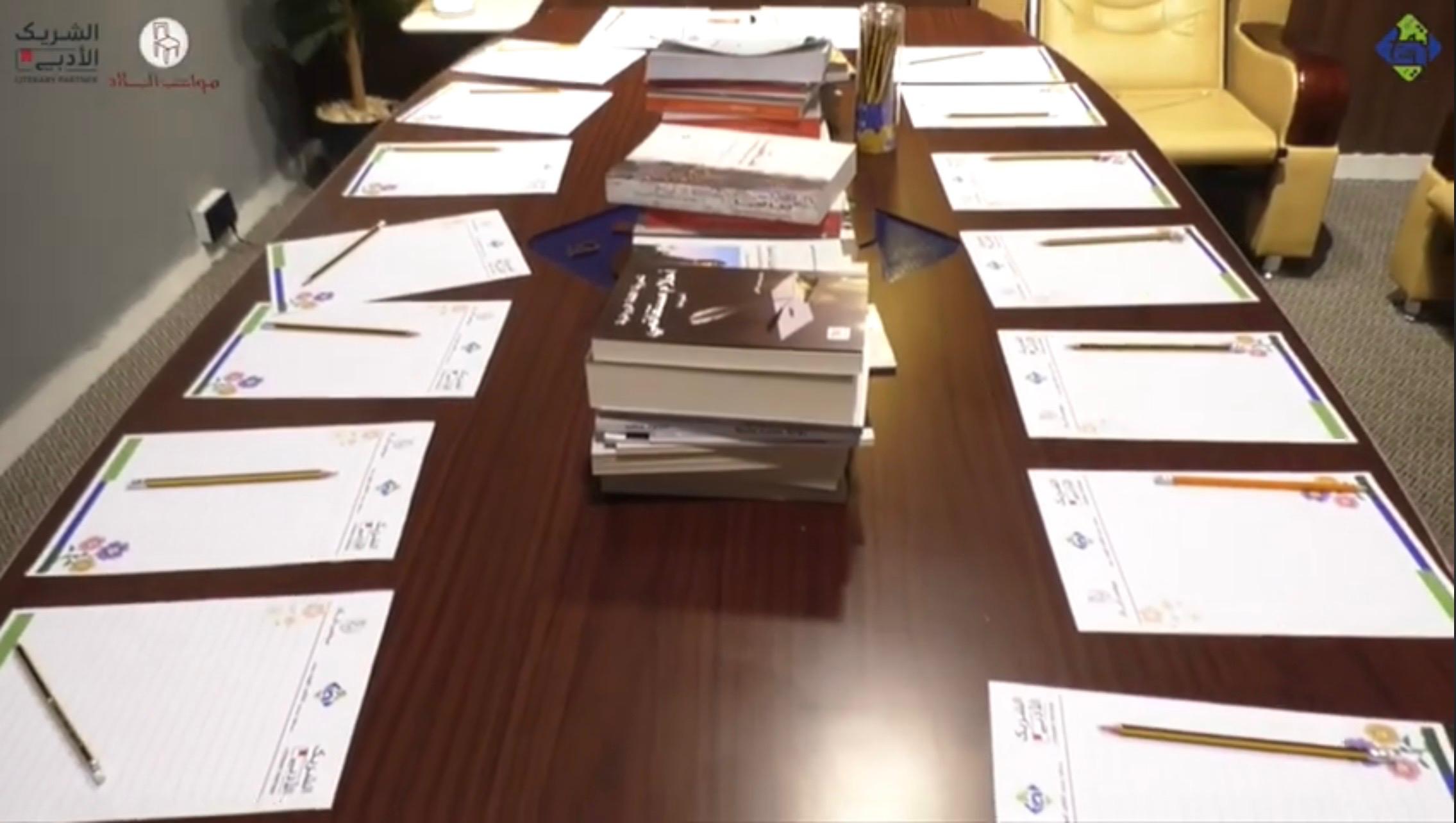 مساهمة كتابة أبيات من الشعر الفصيح على ورق مسطر - صورة 2